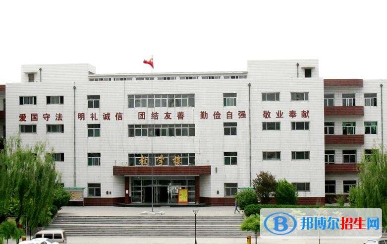 保定技师学院等专业学校是众多学子选择的学校之一.