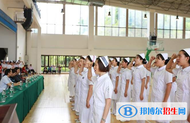 2022УǮ