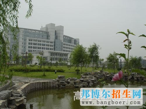 衢州职业技术学院校园一角4050