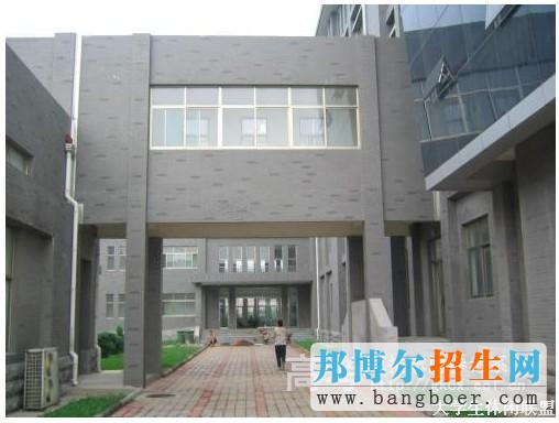 山东旅游职业学院校园一角7913