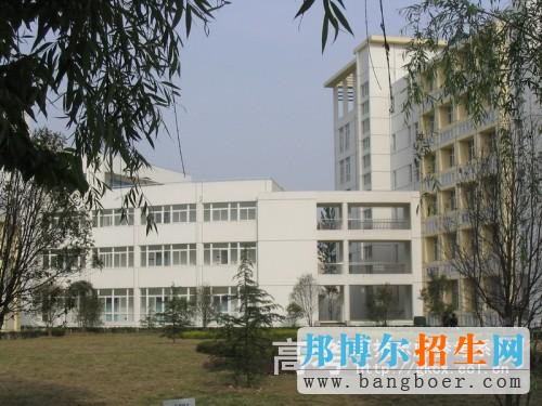 民办万博科技职业学院校园一角4858
