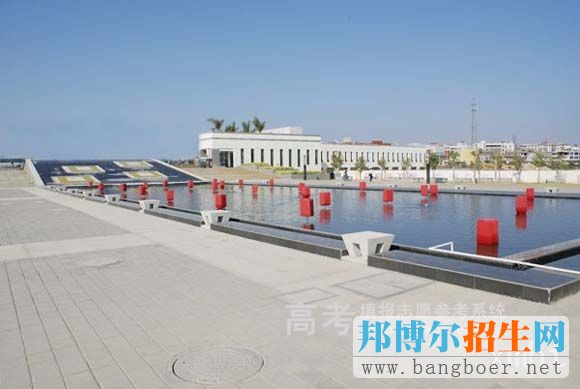 厦门华天涉外职业技术学院校园一角5905