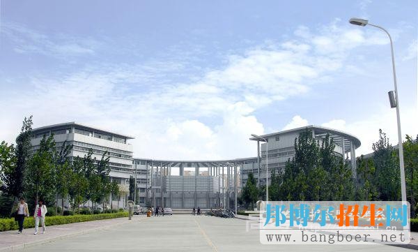 包头职业技术学院校园一角3325