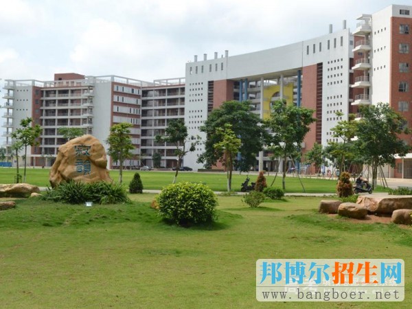 岭南师范学院第四教学楼12827