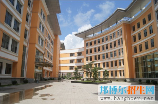 辽宁工程职业学院校园一角4851