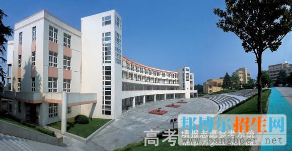 南京财经大学红山学院校园一角2021