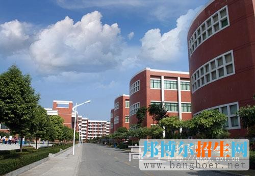 广东财经大学华商学院校园一角12850