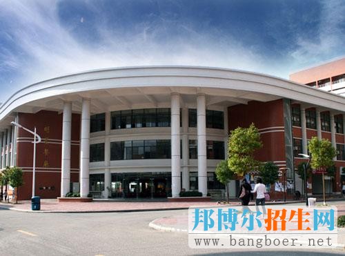 广东财经大学华商学院校园一角12858