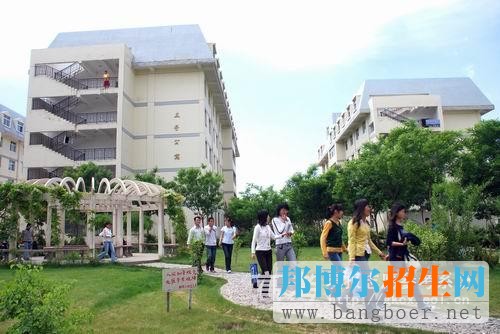 兰州交通大学博文学院校园一角5405