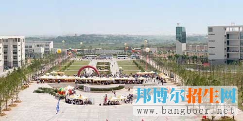 湖北城市建设职业技术学院校园一角11440