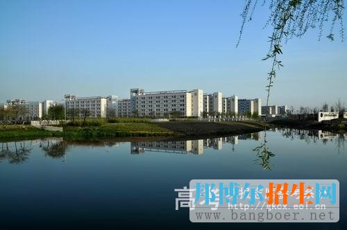 南京信息工程大学滨江学院校园一角3353