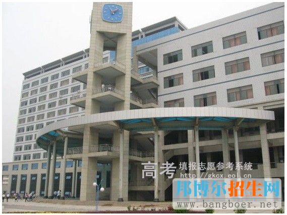 太原工业学院校园一角2721
