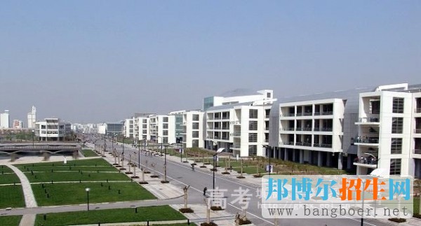 上海中医药大学校园一角809
