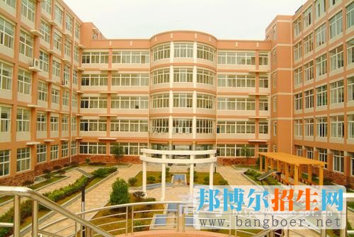 湖北工业大学工程技术学院校园一角11104