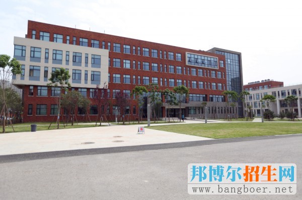 西安欧亚学院校园一角4917