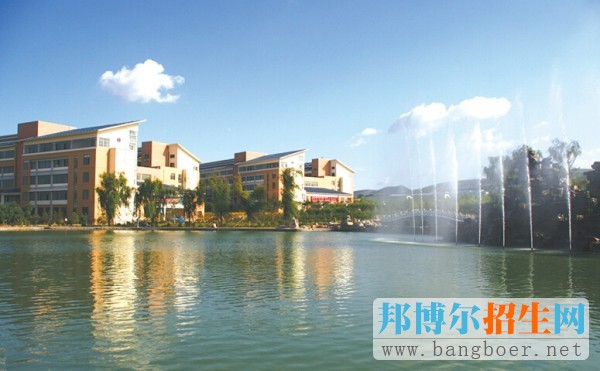 山东技师学院校园一角8649