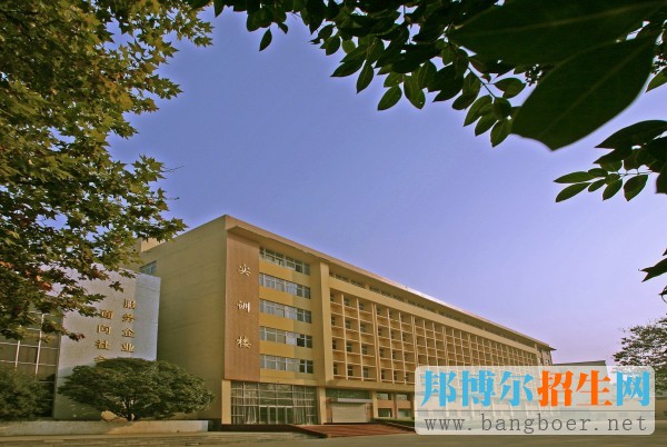 平顶山工业职业技术学院校园一角10354