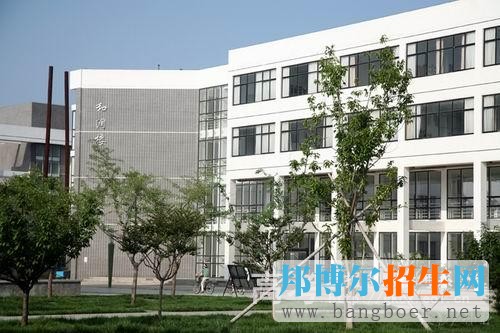 日照职业技术学院校园一角7832