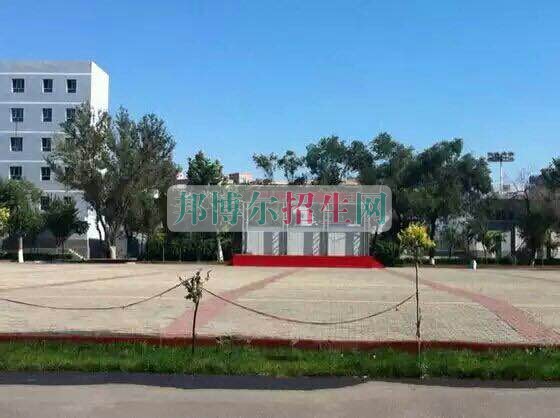 新疆财经大学商务学院网站网址