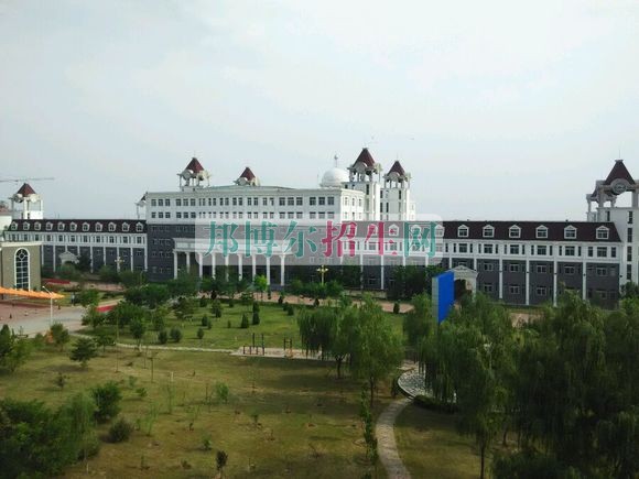 中北大学信息商务学院学费