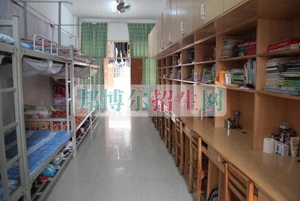 右江民族医学院