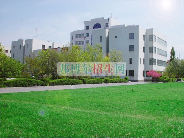 新疆现代职业技术学院是几专