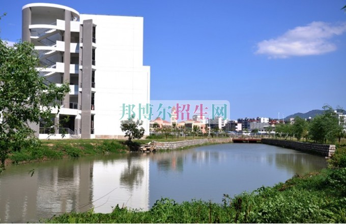 福建对外经济贸易职业技术学院是几专