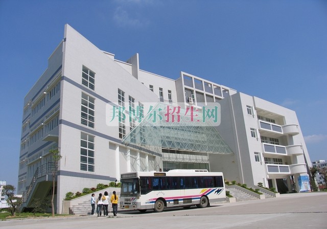 泉州经贸职业技术学院招生办联系电话
