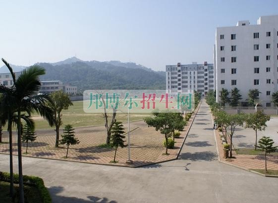 泉州经贸职业技术学院是几专