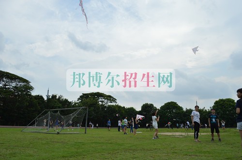 广州华南商贸职业学院招生办联系电话