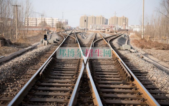 初中毕业能学铁路专业吗