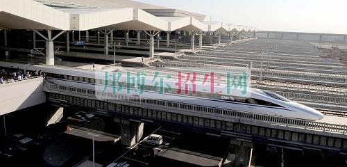 女生可以读铁路专业吗