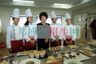 初中毕业可以学厨师吗