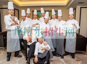 初中毕业学厨师的学校