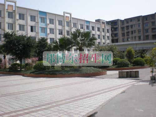 峨眉山市旅游学校招生办联系电话