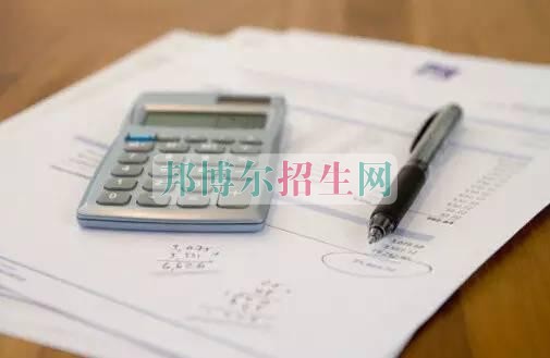 初中毕业学税务的学校