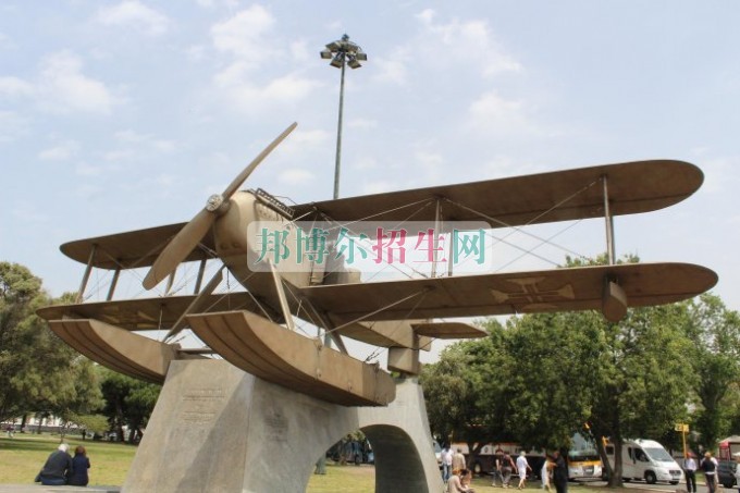 女生读航空服务怎么样