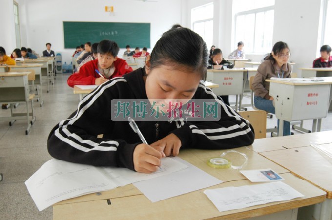 中专飞机维修升大专
