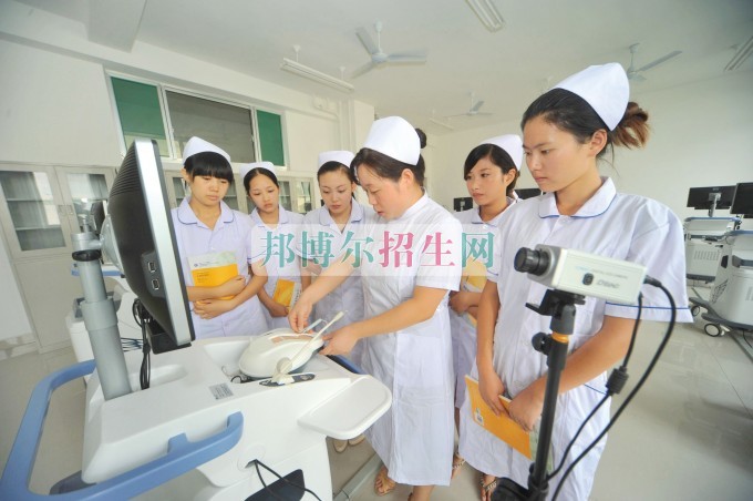 好一点的护理学校