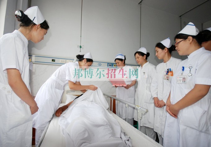 女生学护理有前途吗
