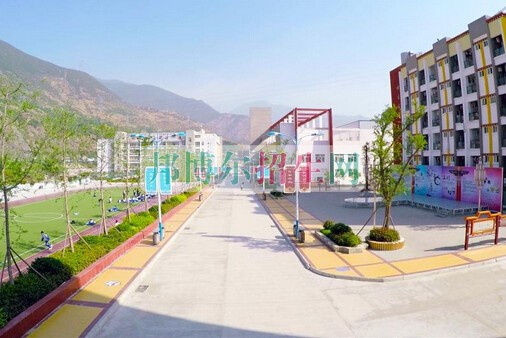 甘孜州职业技术学校