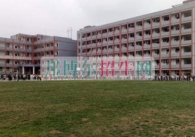 四川省乐至县高级职业中学