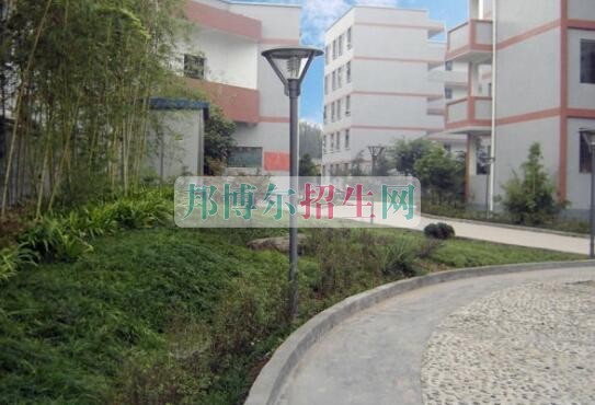 四川省乐至县高级职业中学