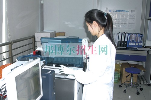 初中生读医学检验专业怎么样