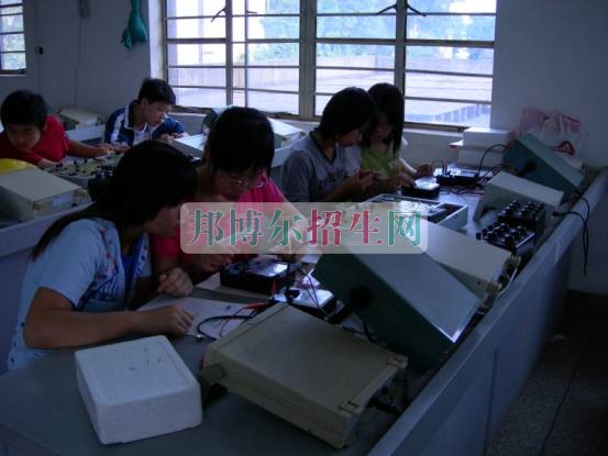 女生适合应用电子技术吗