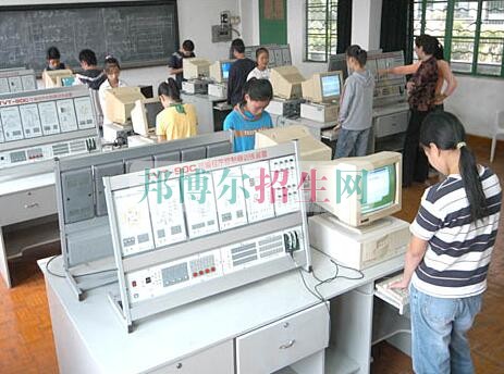 女生学应用电子技术