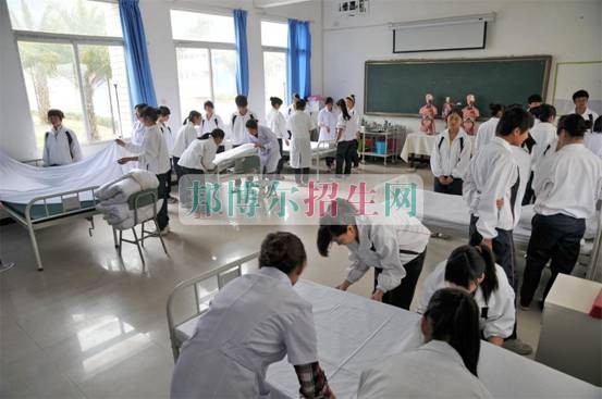 哪个学校有高级护理