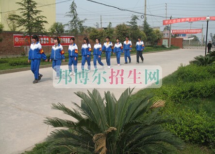 南充电子工业学校