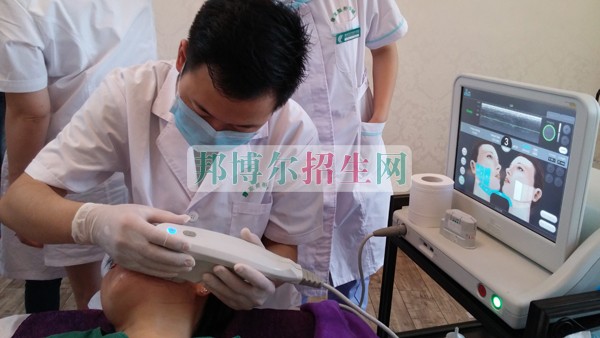  初中毕业能读医学美容吗