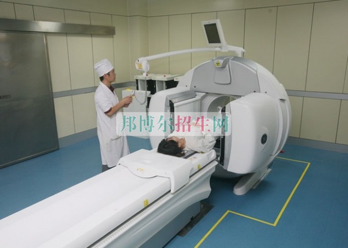 男生可以读医学影像专业吗